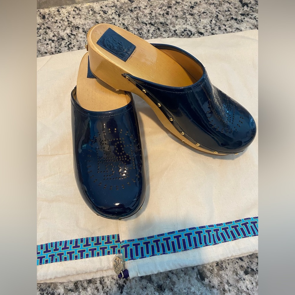 Tory Burch, Navy Blue Patent Leather Wooden Heel Mule/ Clogs, Sz 9.5, GUC